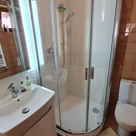 בית אירוח Piano *